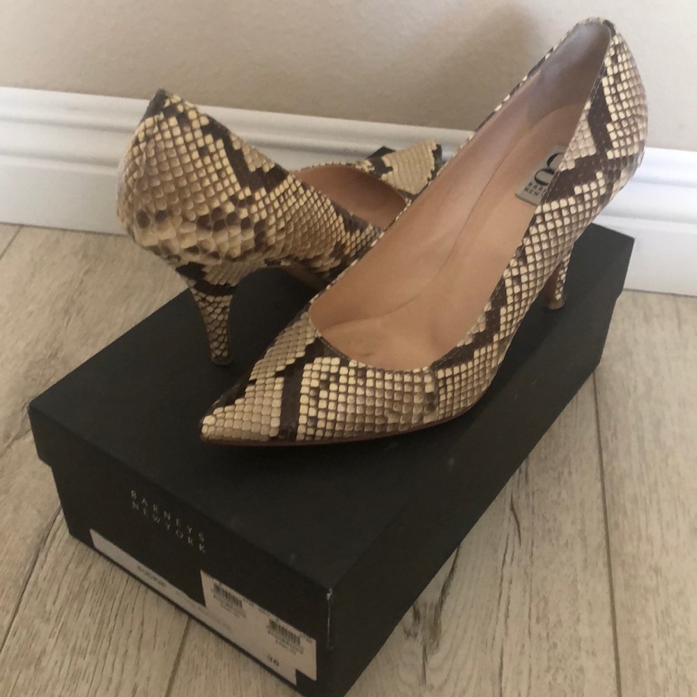 Barneys sookie/roccia size 6